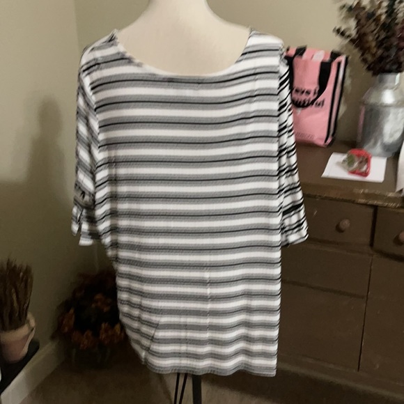 Blouse - Picture 2 of 4